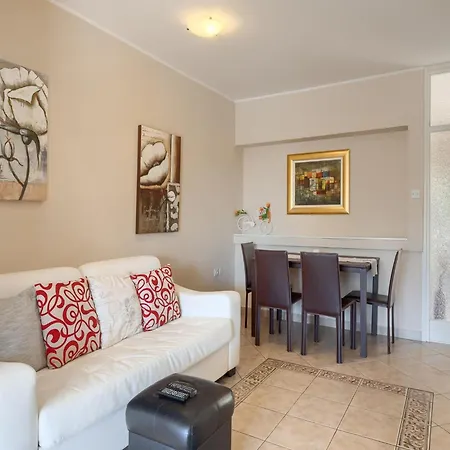 Apartament In Pore Near Padici *