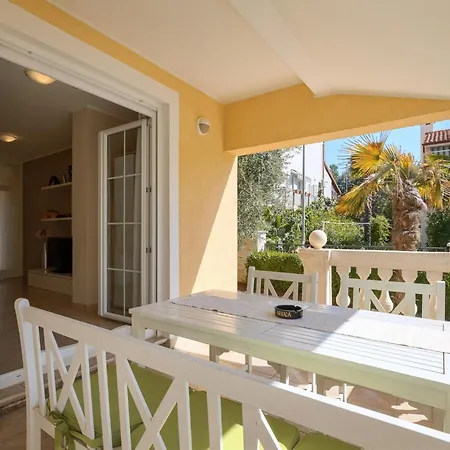 In Pore Near Padici Apartament Poreč