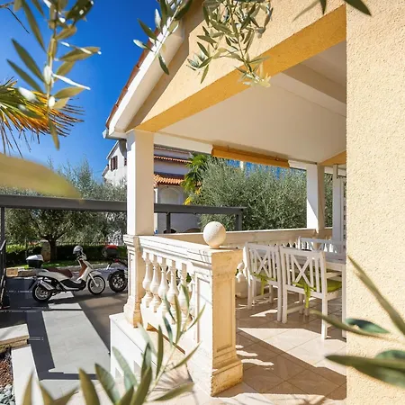 In Pore Near Padici Apartment