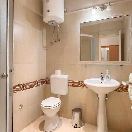 Apartment In Pore Near Padici *