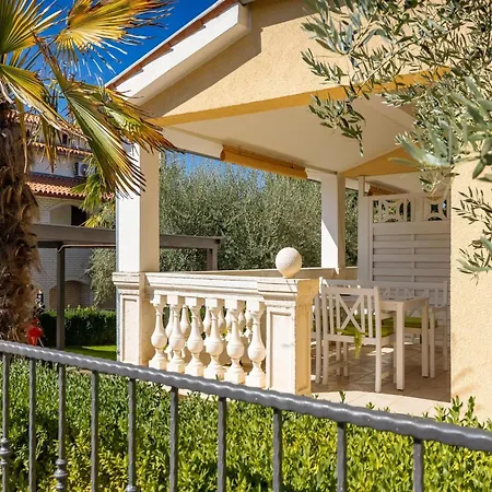 In Pore Near Padici Porec