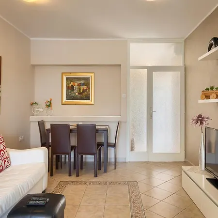 Appartement In Near Spadici Poreč