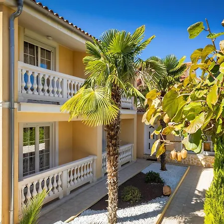 Appartement In Near Spadici *