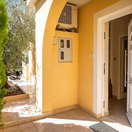 דירה In Near Spadici